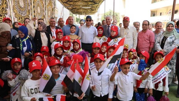 محافظ المنيا يشهد ختام برنامج تحسين مهارات القراءة والكتابة.. ويسلم  5200 حقيبة تعليمية