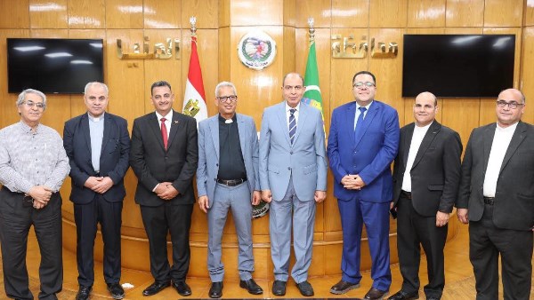 محافظ المنيا يستقبل وفد كلية لاهوت المثال الانجيلية.. ويؤكد: نرسخ قيم المواطنة وتعزيز الانتماء