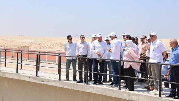 رئيس العربية للتصنيع يتفقد مشروعات حياة كريمة بالمنيا ويشيد بمعدلات التنفيذ