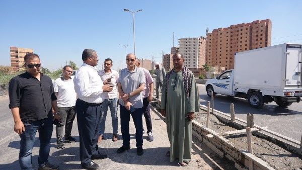 محافظ أسيوط يتابع ميدانيًا تطوير الطريق الدائري من الجامعة إلى المدابغ