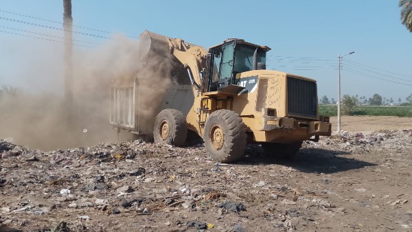 محافظ أسيوط: رفع 179 طنًا من المخلفات والتراكمات بمركز صدفا