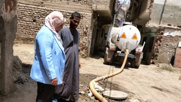محافظ أسيوط: احتواء أزمة المياه الجوفية وتمهيد شوارع بني يحيى استجابةً لشكاوى المواطنين