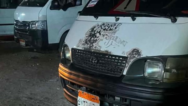 القصة الكاملة.. إيقاف سيارتي ميكروباص بموقف طهطا بعد فيديو التعدي على بلوجر شهيرة