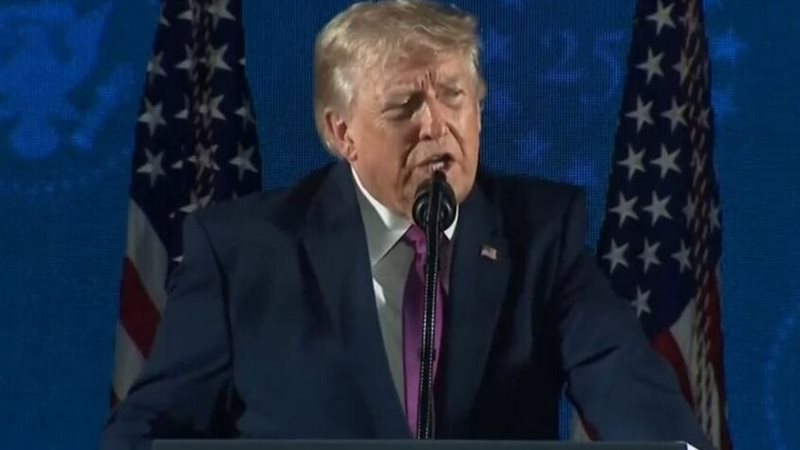 ترامب: حطمنا عزيمة إيران ولطفا منا منحناها راحة أسبوع لإقامة جنازة خامنئي