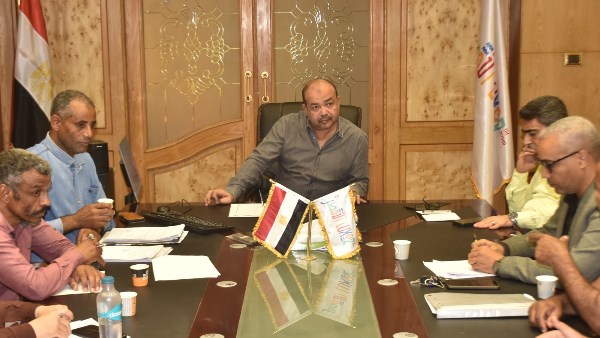 سكرتير عام الأقصر يعقد اجتماعًا لبحث تعظيم موارد المحافظة ورفع كفاءة الموارد الذاتية