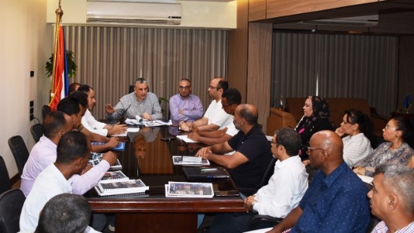 متابعة مستمرة لتطوير الأداء المؤسسى ودفع معدلات الإنجاز بالوحدة المحلية لمركز ومدينة كوم أمبو