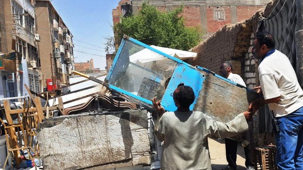 فى أسوان : حملة مكبرة لرفع الإشغالات بمدينة دراو لتحقيق السيولة المرورية