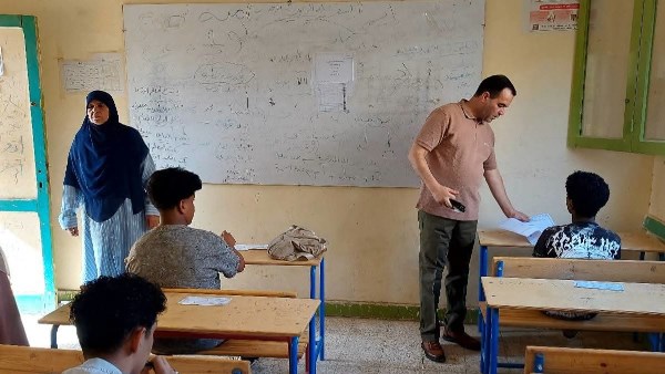 تعليم أسوان تحيل 7 ملاحظين بلجنة للدور الثانى للشهادة الإعدادية للتحقيق ..صور