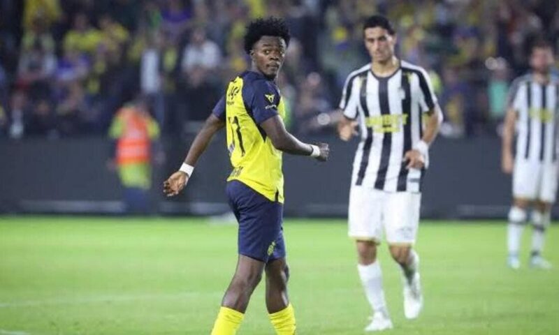 فيديو.. سرقة لاعب شهير في وضح النهار وسط بروكسل