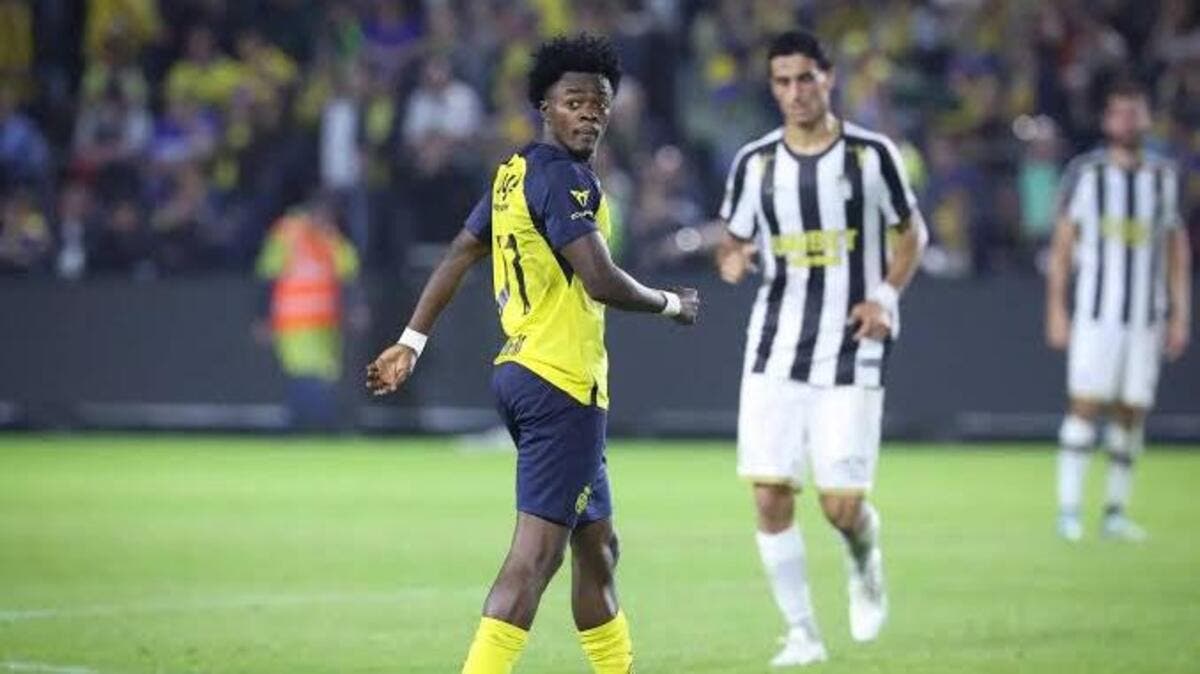 فيديو.. سرقة لاعب شهير في وضح النهار وسط بروكسل