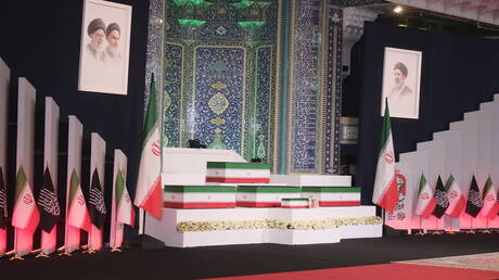 العميد مجيد موسوي يوجه رسالة للشعب الإيراني بمناسبة تشييع خامنئي ويشير إلى “الثأر”
