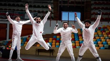 بعد الفوز على إسرائيل.. وزير الرياضة المصري يهنئ أبطال بلاده لسلاح السيف (فيديو)