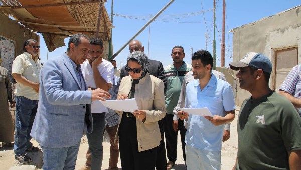 أخبار الوادي الجديد: المحافظ تتابع تشغيل خدمة الأشعة المقطعية بمستشفي الفرافرة.. وتتفقد محطة الطاقة الشمسية