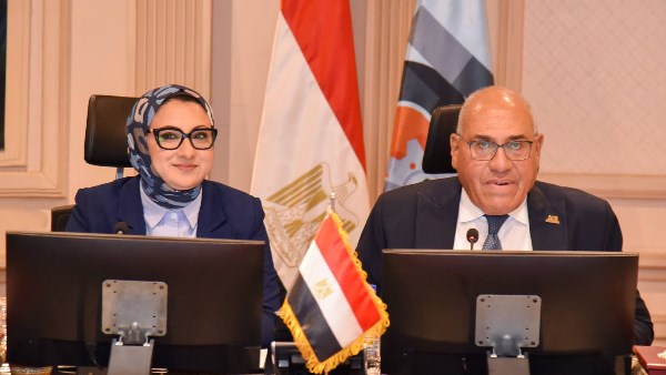 محافظ الوادي الجديد ورئيس الهيئة العربية للتصنيع يبحثان الموفق التنفيذي للمشروعات المشتركة