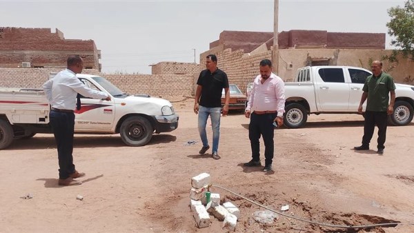 حملة مكثفة لرفع الإشغالات وقطع الوصلات غير القانونية في باريس بالوادي الجديد