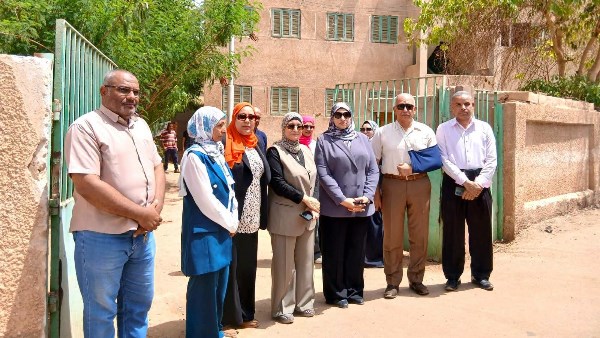 أخبار الوادي الجديد| دعم المنظومة الصحية والتعليمية.. والمحافظ تتفقد المواقع المقترحة لإنشاء مدارس التمريض