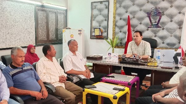 مدير إدارة بلاط التعليمية يعقد اجتماعًا موسعًا للاستعداد للعام الدراسي الجديد | صور
