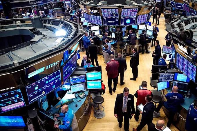 مؤشرات البورصة الأمريكية تغلق على تراجع لشركات الذكاء الاصطناعي