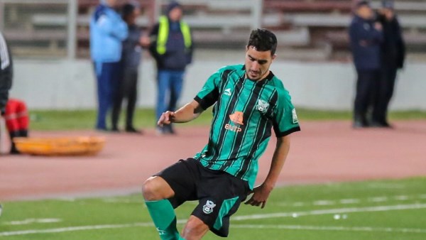 المدافع الجزائري أحمد آيت عبدالسلام على رادار أندية الدوري المصري