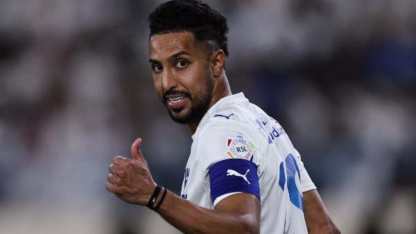 الهلال السعودي يعلن خضوع نجمه الدوسري لجراحة في الركبة