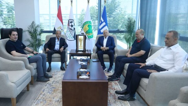 أبوريدة يجتمع بـ شوقي غريب لمناقشة خطة تطوير المنظومة الفنية والمنتخبات الوطنية