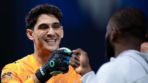قرار مفاجئ في الهلال.. هل انتهى مشوار ياسين بونو مع الزعيم؟