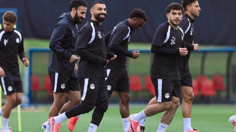 بمشاركة صلاح وحمدي، منتخب مصر يخوض مرانه الأخير بسبوكين استعدادا لأستراليا (صور)