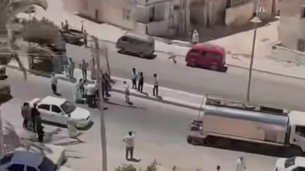 مصرع طفل دهسا بسيارة بريد في مطروح