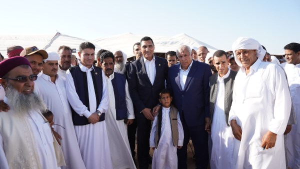 وزير الرياضة ومحافظ مطروح يعزيان أسرتي ضحيتي حادث خلال استقبال المنتخب