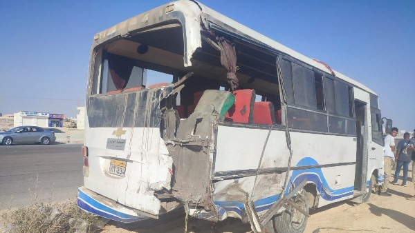 متأثرا بإصابته.. وفاة ثالث ضحايا حادث تصادم سيارتين برأس الحكمة