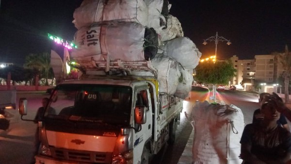ضبط سيارة تجمع خردة ومخلفات في مرسى مطروح واتخاذ الإجراءات القانونية