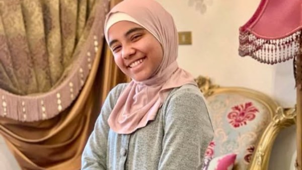 محافظ الإسماعيلية يهنئ الأولى على مستوى الجمهورية في الثانوية الأزهرية فئة الدمج