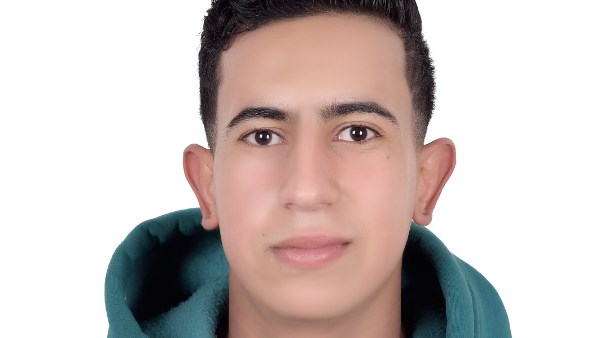 الأول على الثانوية الأزهرية بالإسماعيلية بمجموع 97.8%.. عمر منصور يتمسك بحلم الطب ويتظلم