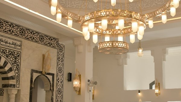 حكم استخدام أدوات المسجد للأغراض الشخصية.. دار الإفتاء تجيب