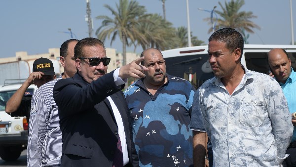 محافظ بورسعيد يرصد تراكمات للمخلفات بهذه المناطق .. ويوجه شركة النظافة برفعها على الفور |صور