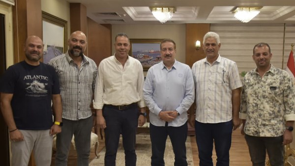 محافظ بورسعيد يلتقي بـ«لجنة العمرات الجسيمة» ويوجه ببدء المرحلة الثانية لإصلاح المعدات