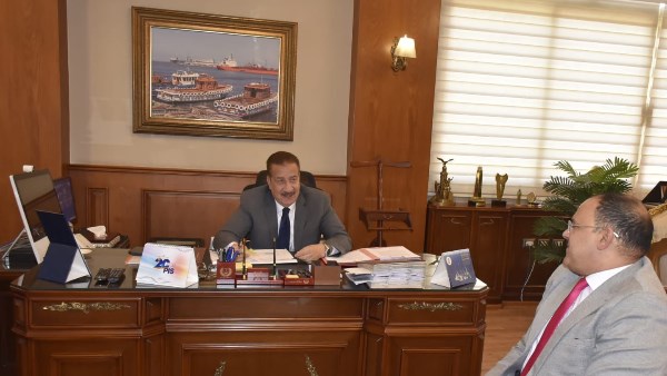 محافظ بورسعيد يؤكد أهمية الارتقاء بالخدمات الصحية لتوفير أفضل رعاية للمواطنين