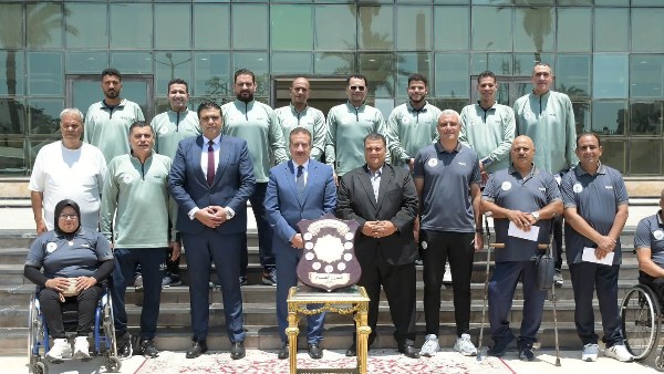 محافظ بورسعيد يكرم أبطال نادي الحرية لذوي الهمم بعد التتويج بدوري الكرة الطائرة