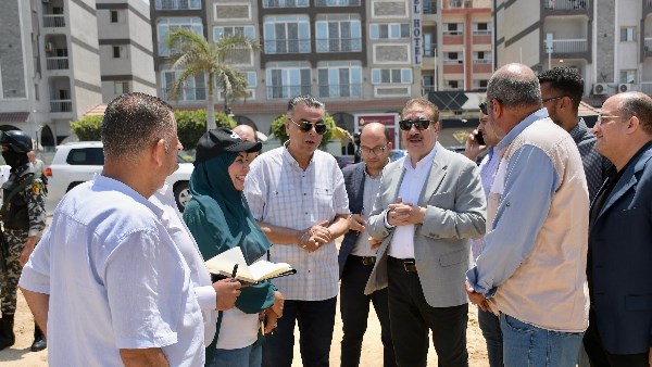 إضافة حضارية جديدة.. محافظ بورسعيد يتفقد اللسمات الأخيرة بأعمال التطوير بساحة النصر