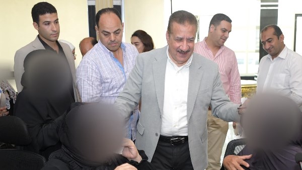 محافظ بورسعيد يستقبل 75 حالة إنسانية
