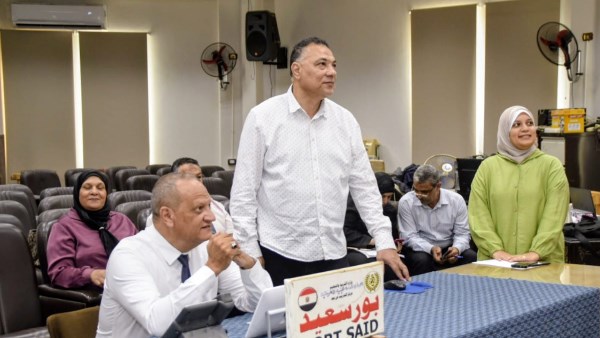 مدير تعليم بورسعيد يتفقد غرفة عمليات امتحانات الدور الثاني للشهادة الإعدادية