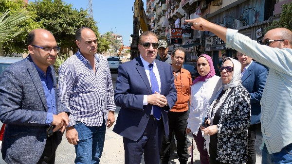 محافظ بورسعيد يتابع الموقف التنفيذي لتوصيل المرافق باستاد النادي المصري