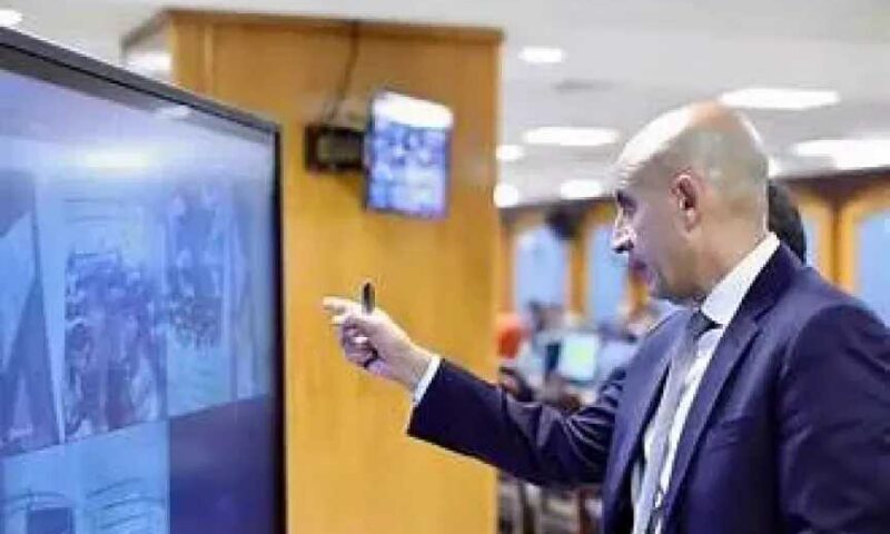 وزير التعليم يتابع امتحانات الثانوية العامة من غرفة العمليات ويشدد على الانضباط الكامل
