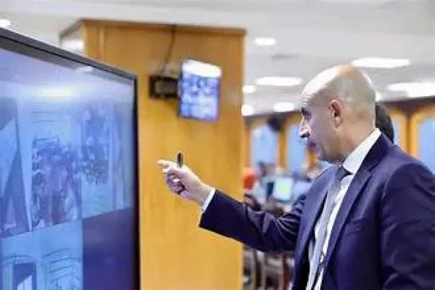 وزير التعليم يتابع امتحانات الثانوية العامة من غرفة العمليات ويشدد على الانضباط الكامل