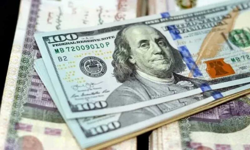 هدوء في سوق الصرف.. استقرار أسعار الدولار مقابل الجنيه لليوم الثالث تزامناً مع العطلة المصرفية