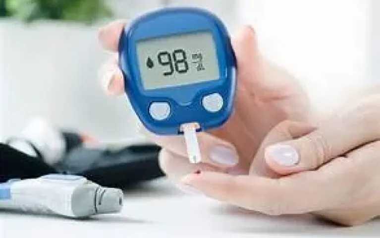 انخفاض سكر الدم المفاجئ: 8 طرق فعالة لرفع مستوى الجلوكوز بسرعة وتجنب المضاعفات