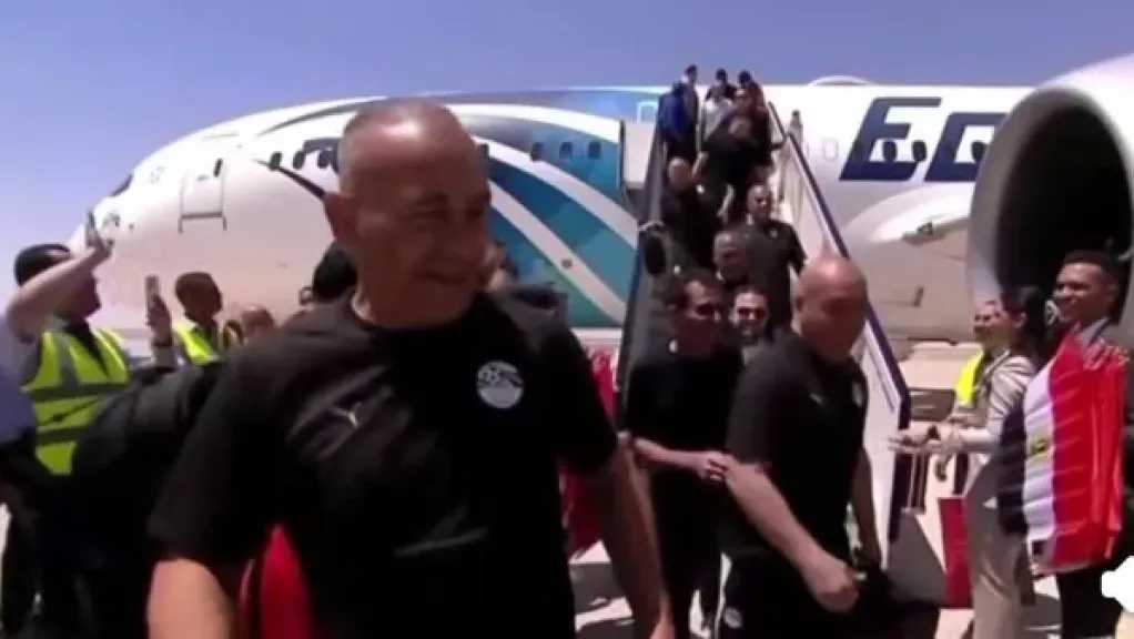حشود جماهيرية في العلمين تحتفي بالعودة التاريخية لمنتخب مصر من المونديال