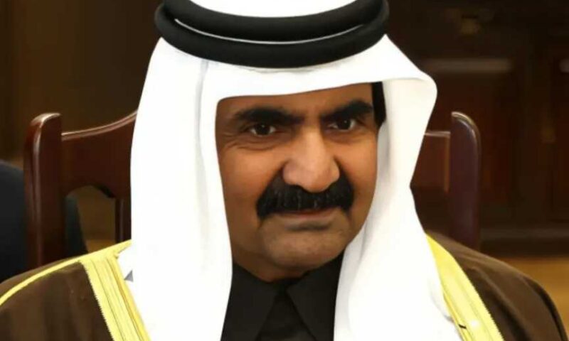 من هو الشيخ حمد بن خليفة آل ثاني؟ وكيف وصل نجله تميم إلى الحكم في وجوده؟