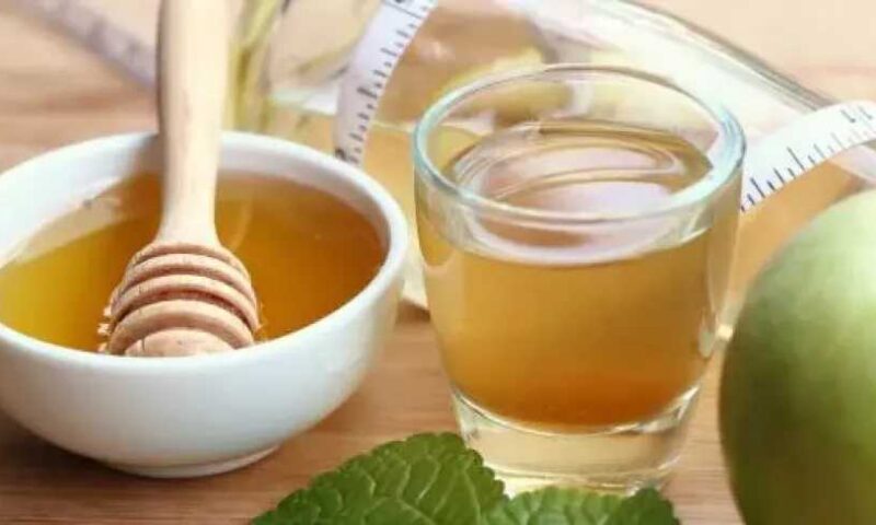 خل التفاح مع العسل على الريق:  فوائد ومحاذير