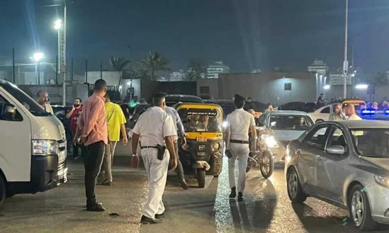 حملات مرورية مكثفة في القاهرة والجيزة لرصد المخالفات وتيسير حركة السير بالمحاور الرئيسية